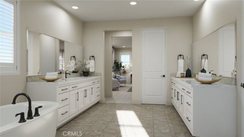 Bathroom, Dual Sink Vanities, Interior, Recessed Lighting