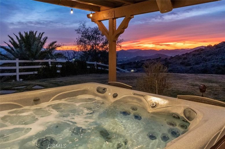 Exterior, Hot Tub