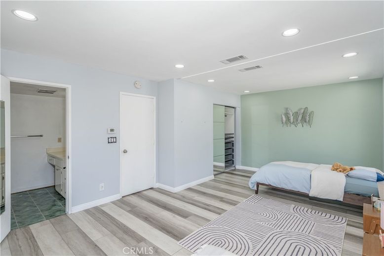 Bathroom, Bedroom, Interior, Recessed Lighting, Wood Texture Flooring