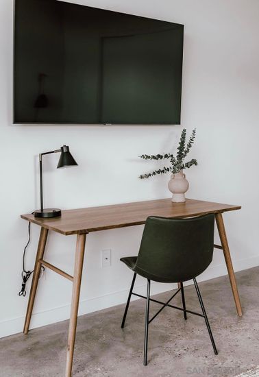 Home Office, Interior
