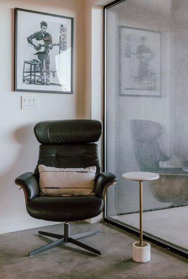 Home Office, Interior