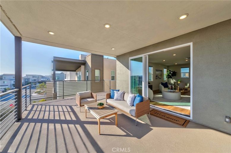Exterior, Living room, Recessed Lighting