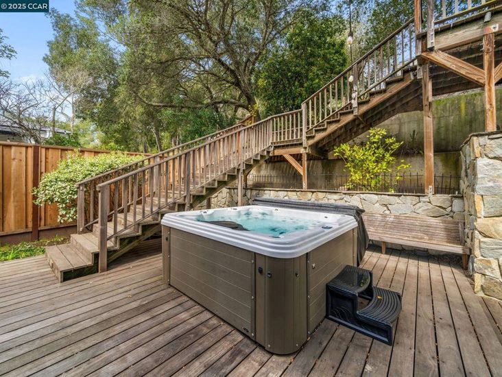 Exterior, Hot Tub