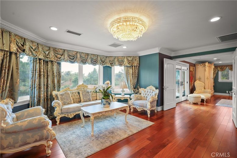 Chandelier, Interior, Living room, Recessed Lighting, Wood Texture Flooring