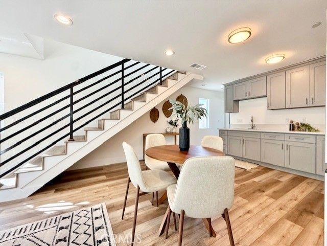 Dining room, Interior, Kitchen, Recessed Lighting, Wood Texture Flooring