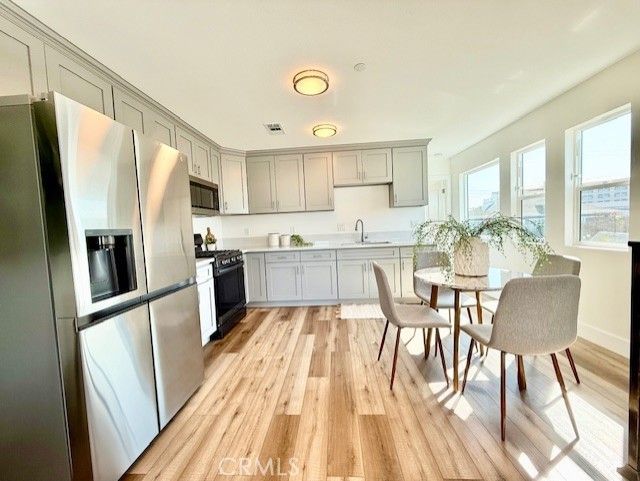 Dining room, Interior, Kitchen, Stainless Steel Appliances, Wood Texture Flooring