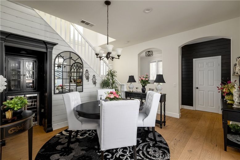 Chandelier, Dining room, Interior, Recessed Lighting, Wood Texture Flooring