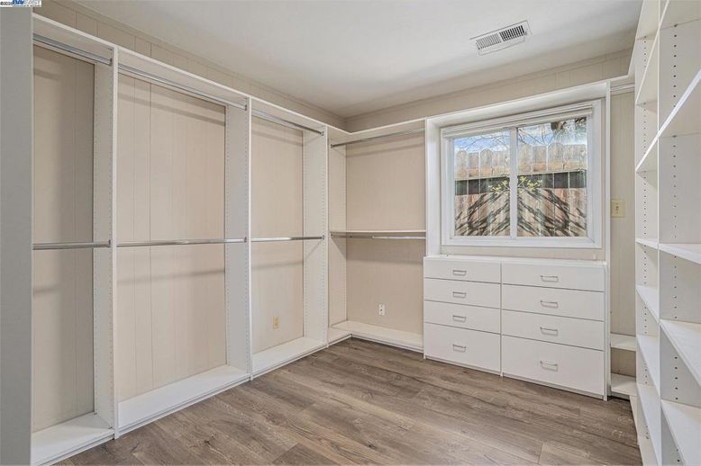Interior, Walk-in Closets, Wood Texture Flooring