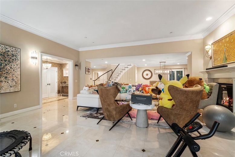 Fireplace, Interior, Living room, Pendant Lights, Recessed Lighting
