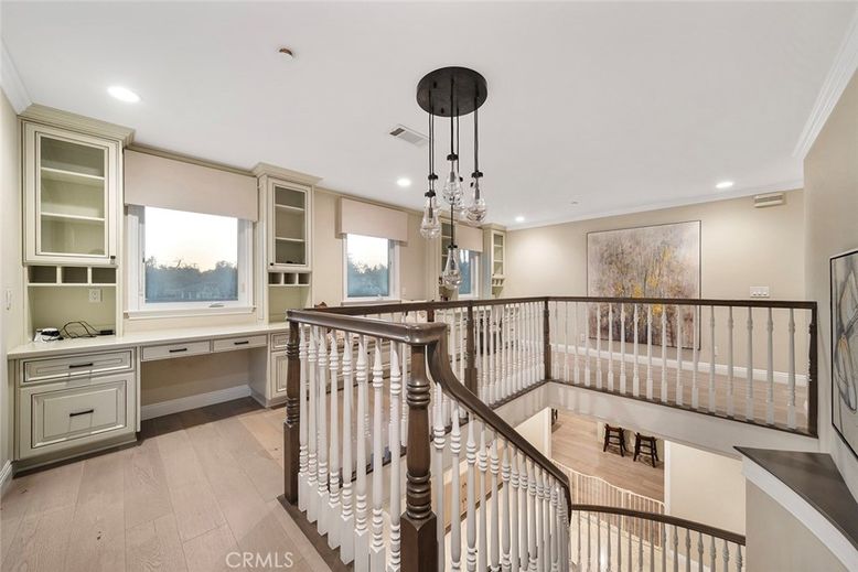 Interior, Pendant Lights, Recessed Lighting, Wood Texture Flooring