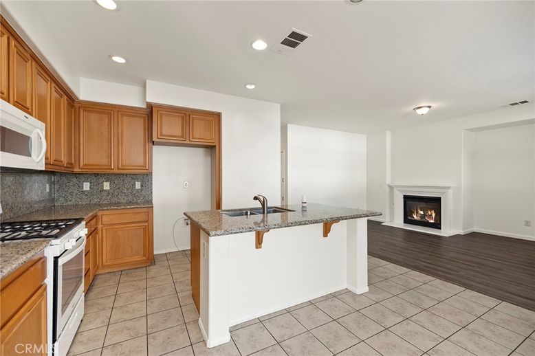 Fireplace, Interior, Kitchen, Recessed Lighting