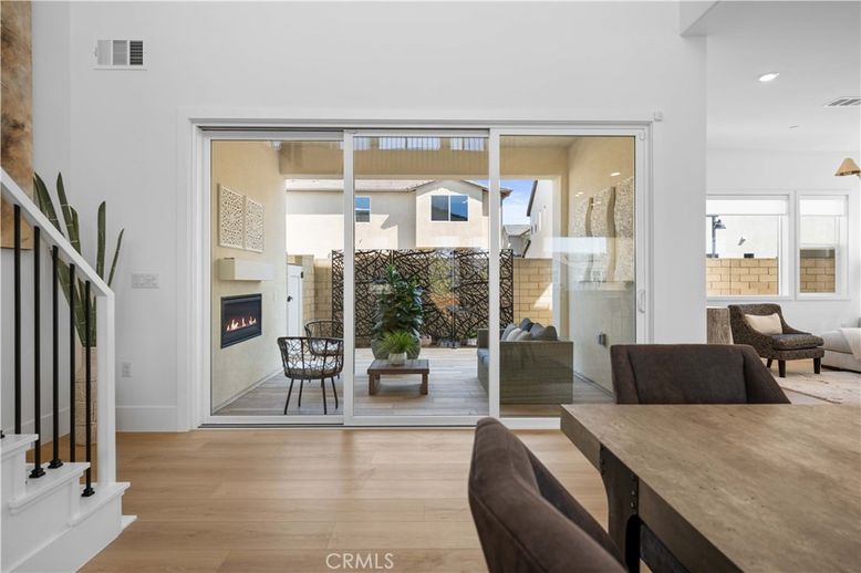 Dining room, Fireplace, Interior, Recessed Lighting, Wood Texture Flooring