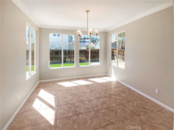 Empty room, Interior, Pendant Lights