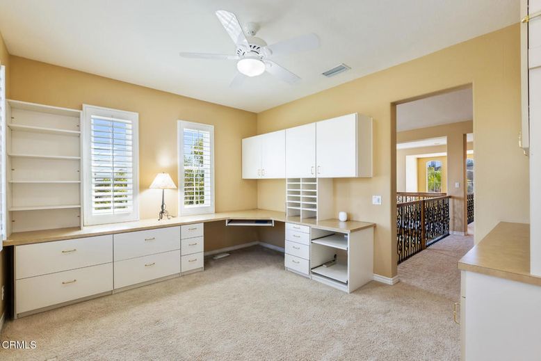 Home Office, Interior
