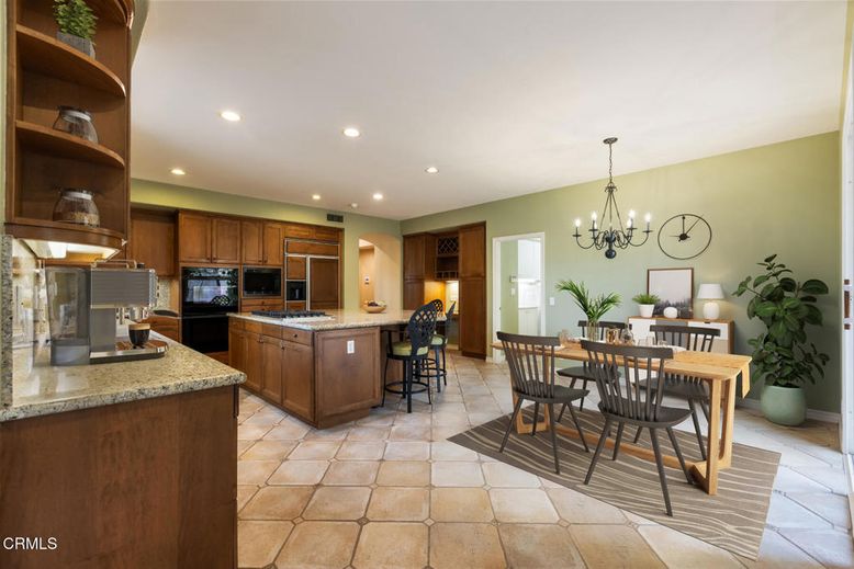 Chandelier, Dining room, Interior, Kitchen, Recessed Lighting, Stainless Steel Appliances