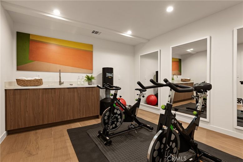 Fitness Equipment, Interior, Recessed Lighting, Wood Texture Flooring