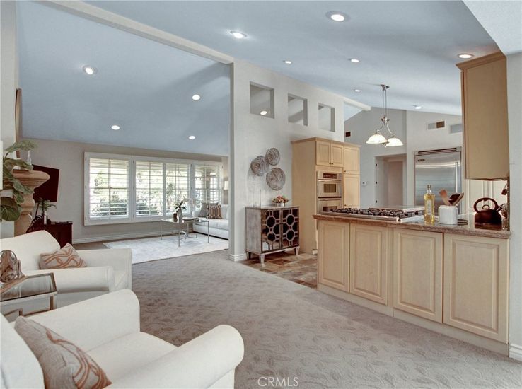 Interior, Kitchen, Living room, Pendant Lights, Recessed Lighting, Stainless Steel Appliances
