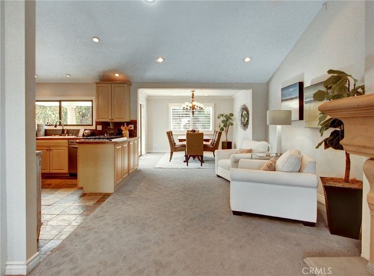 Chandelier, Dining room, Interior, Kitchen, Living room, Recessed Lighting