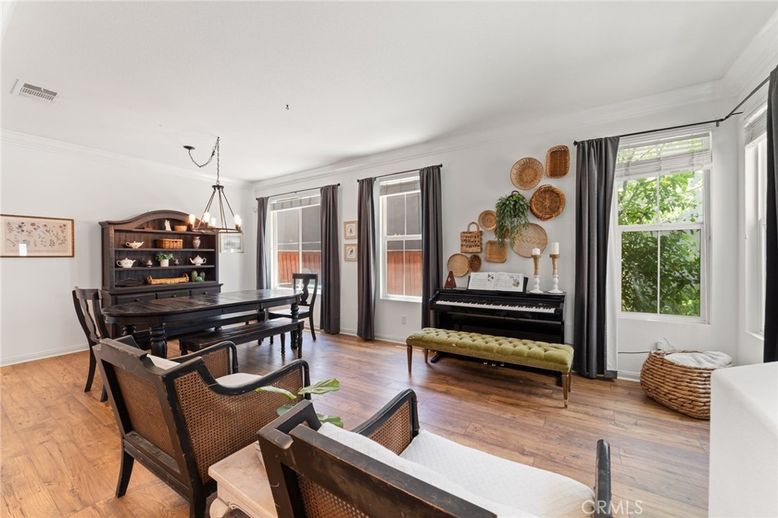 Chandelier, Dining room, Interior, Pendant Lights, Piano, Wood Texture Flooring