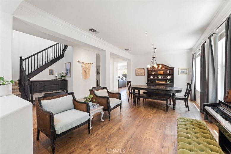 Chandelier, Dining room, Interior, Piano, Wood Texture Flooring