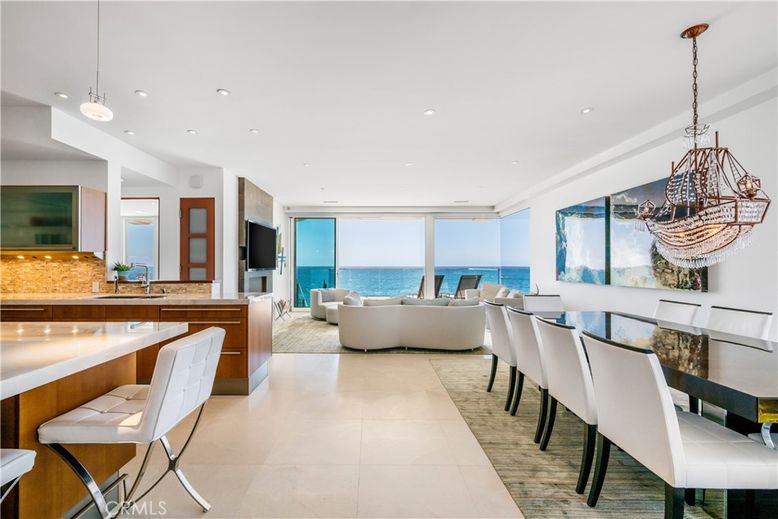 Dining room, Interior, Living room, Pendant Lights, Recessed Lighting, Water