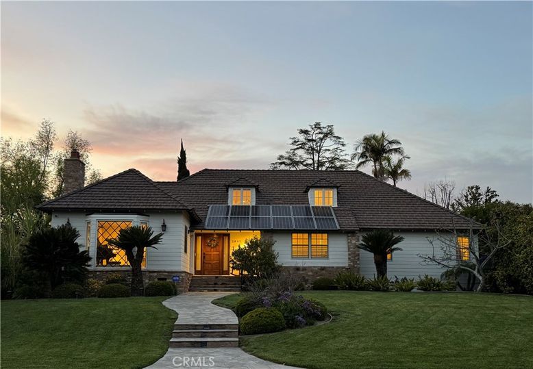Backyard, Exterior, Facade, Ranch