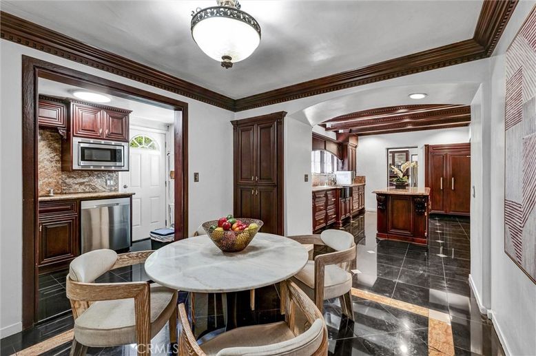 Dining room, Interior, Kitchen, Recessed Lighting, Stainless Steel Appliances