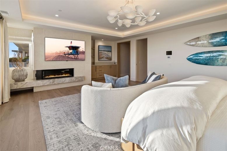 Bedroom, Fireplace, Interior, Recessed Lighting, Wood Texture Flooring