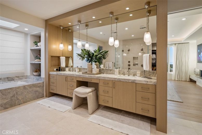 Bathroom, Dual Sink Vanities, Interior, Pendant Lights, Recessed Lighting