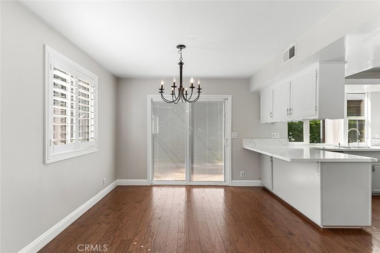 Chandelier, Interior, Kitchen, Wood Texture Flooring