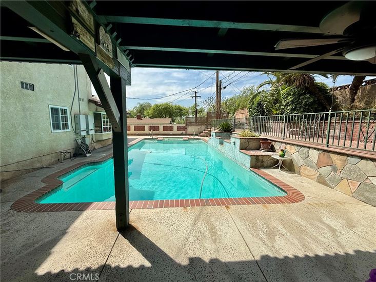 Exterior, Pool