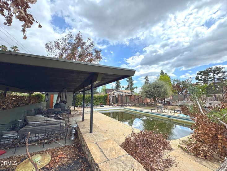 Exterior, Lake, Pool