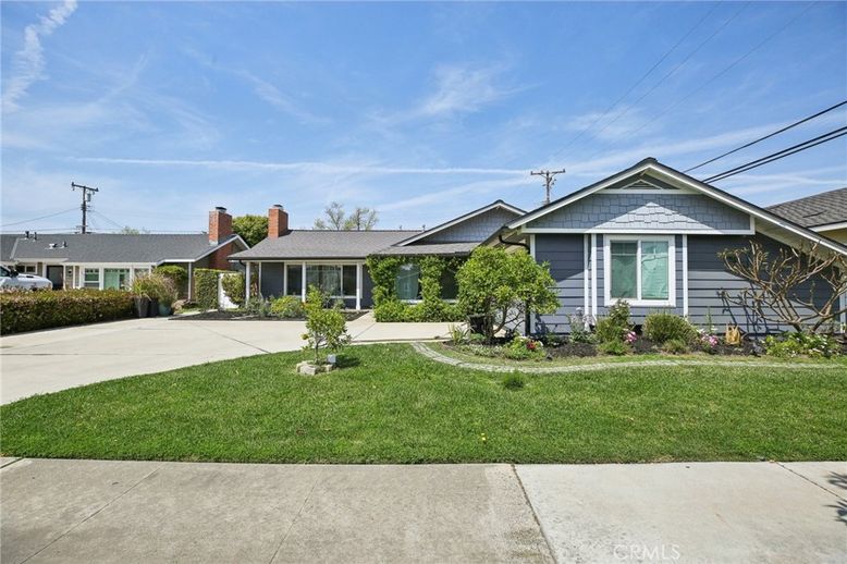 Backyard, Exterior, Facade, Ranch