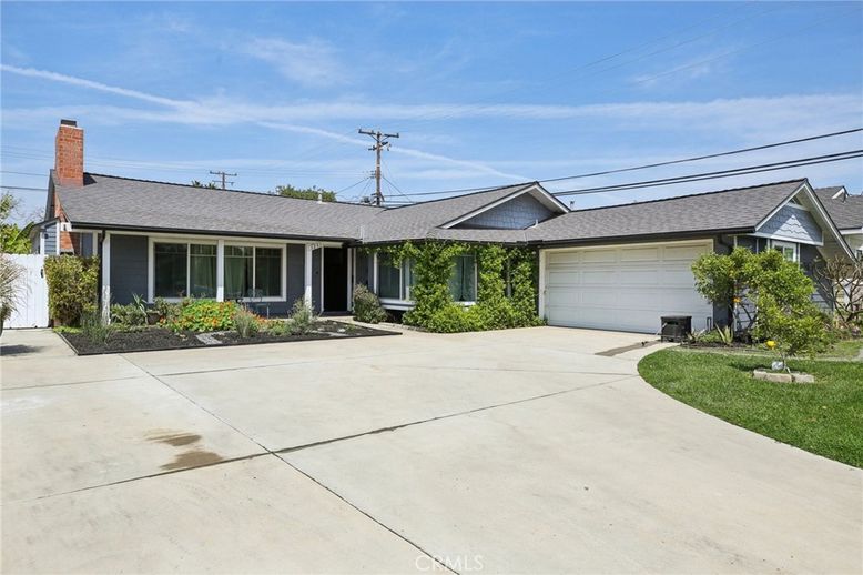 Attached, Exterior, Facade, Ranch