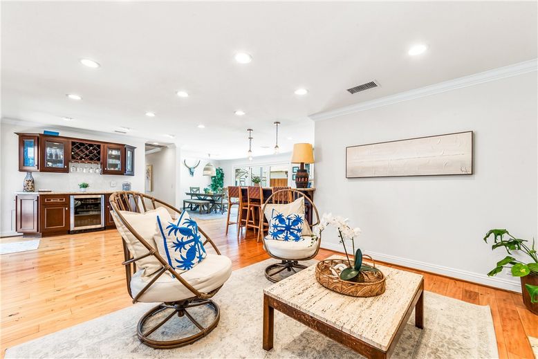 Dining room, Interior, Living room, Pendant Lights, Recessed Lighting, Wood Texture Flooring