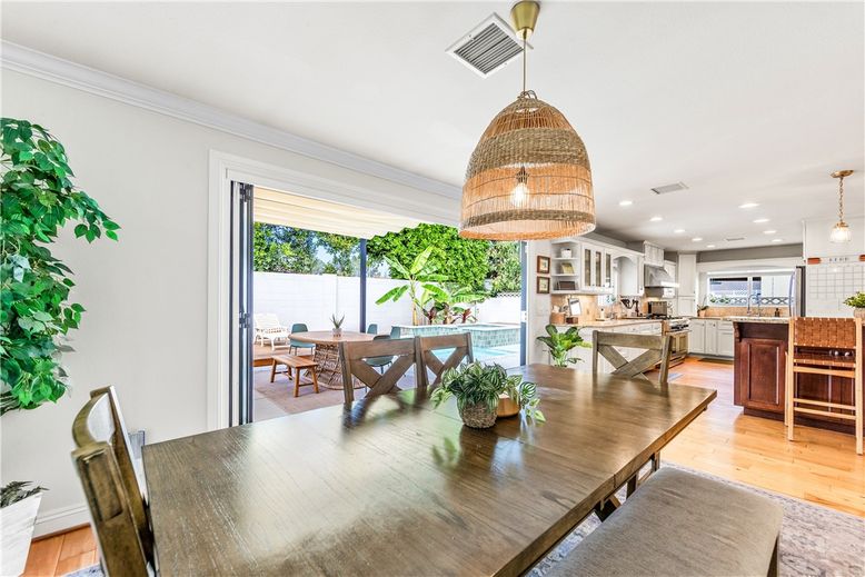 Dining room, Interior, Kitchen, Pendant Lights, Recessed Lighting, Wood Texture Flooring