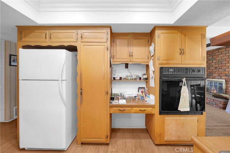 Fireplace, Interior, Kitchen, Wood Texture Flooring