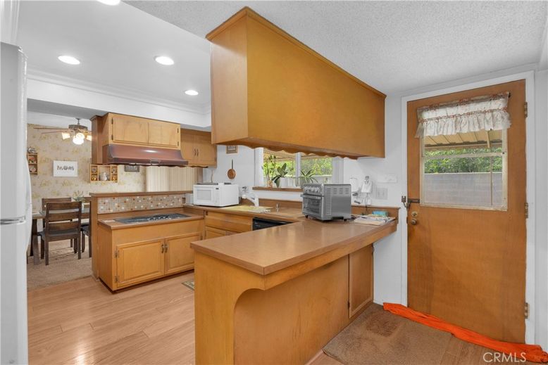 Dining room, Interior, Kitchen, Recessed Lighting, Wood Texture Flooring