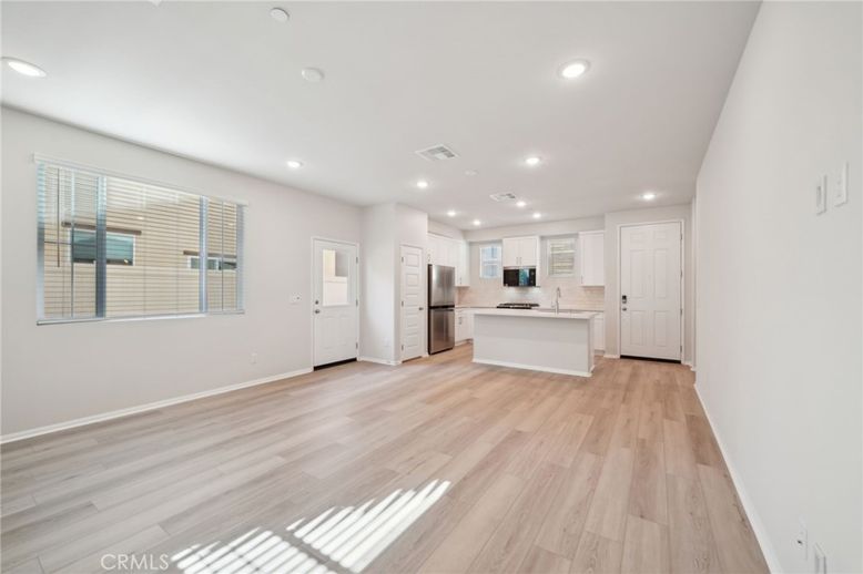 Chandelier, Dining room, Interior, Living room, Recessed Lighting, Wood Texture Flooring