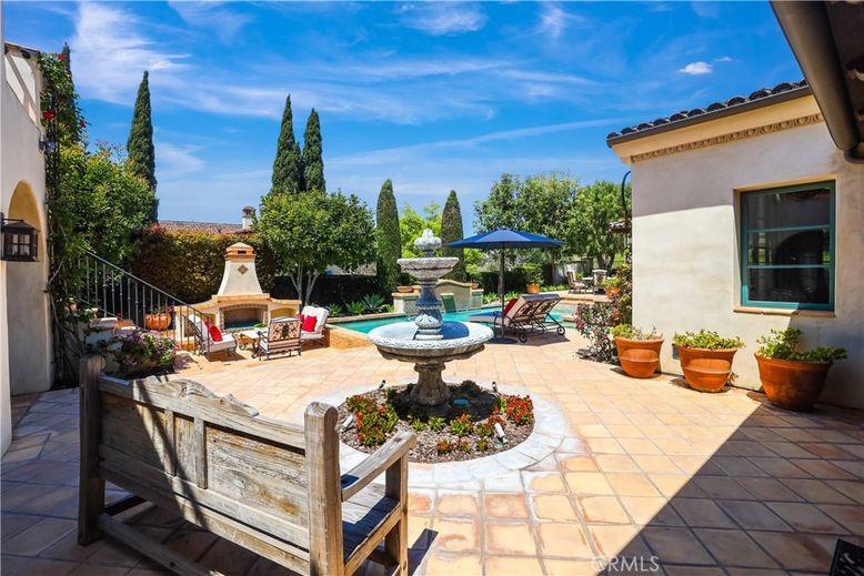 Exterior, Fireplace, Pool