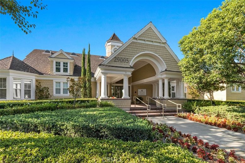 Exterior, Facade, Queen Anne Victorian
