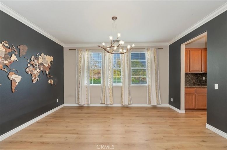Chandelier, Empty room, Interior, Pendant Lights, Wood Texture Flooring