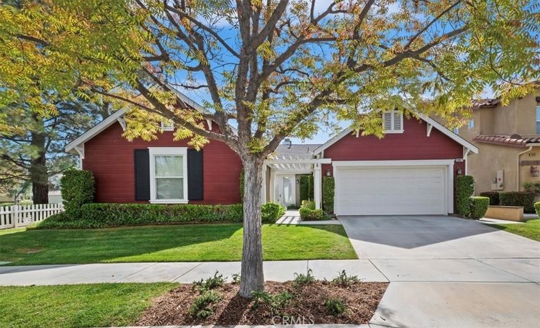 Attached, Exterior, Facade, American Craftsman