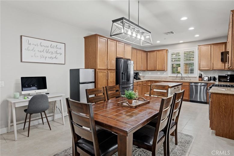 Dining room, Interior, Kitchen, Pendant Lights, Recessed Lighting, Stainless Steel Appliances
