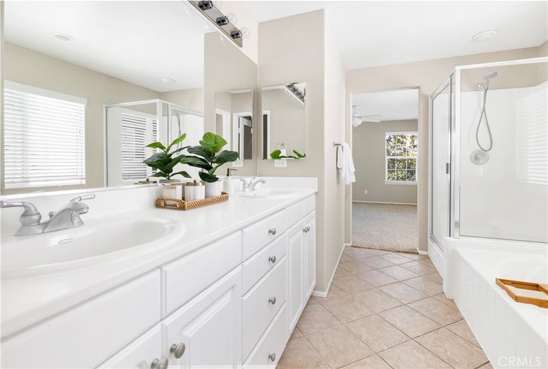 Bathroom, Dual Sink Vanities, Interior