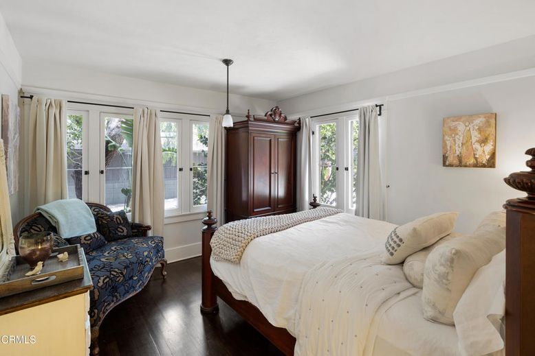 Bedroom, Interior, Pendant Lights, Wood Texture Flooring