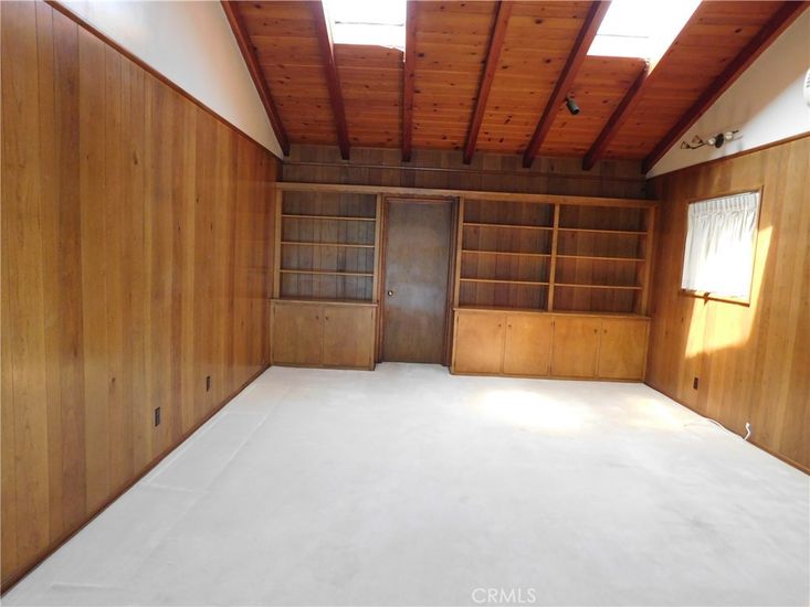 Empty room, Interior, Wooden Beams, Wooden Ceilings, Wooden Walls