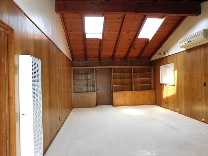 Empty room, Interior, Wooden Beams, Wooden Ceilings, Wooden Walls