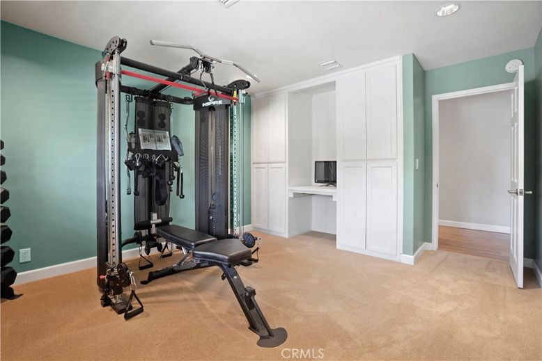 Fitness Equipment, Interior, Recessed Lighting, Wood Texture Flooring
