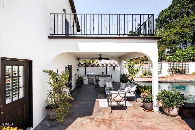 Exterior, Pool